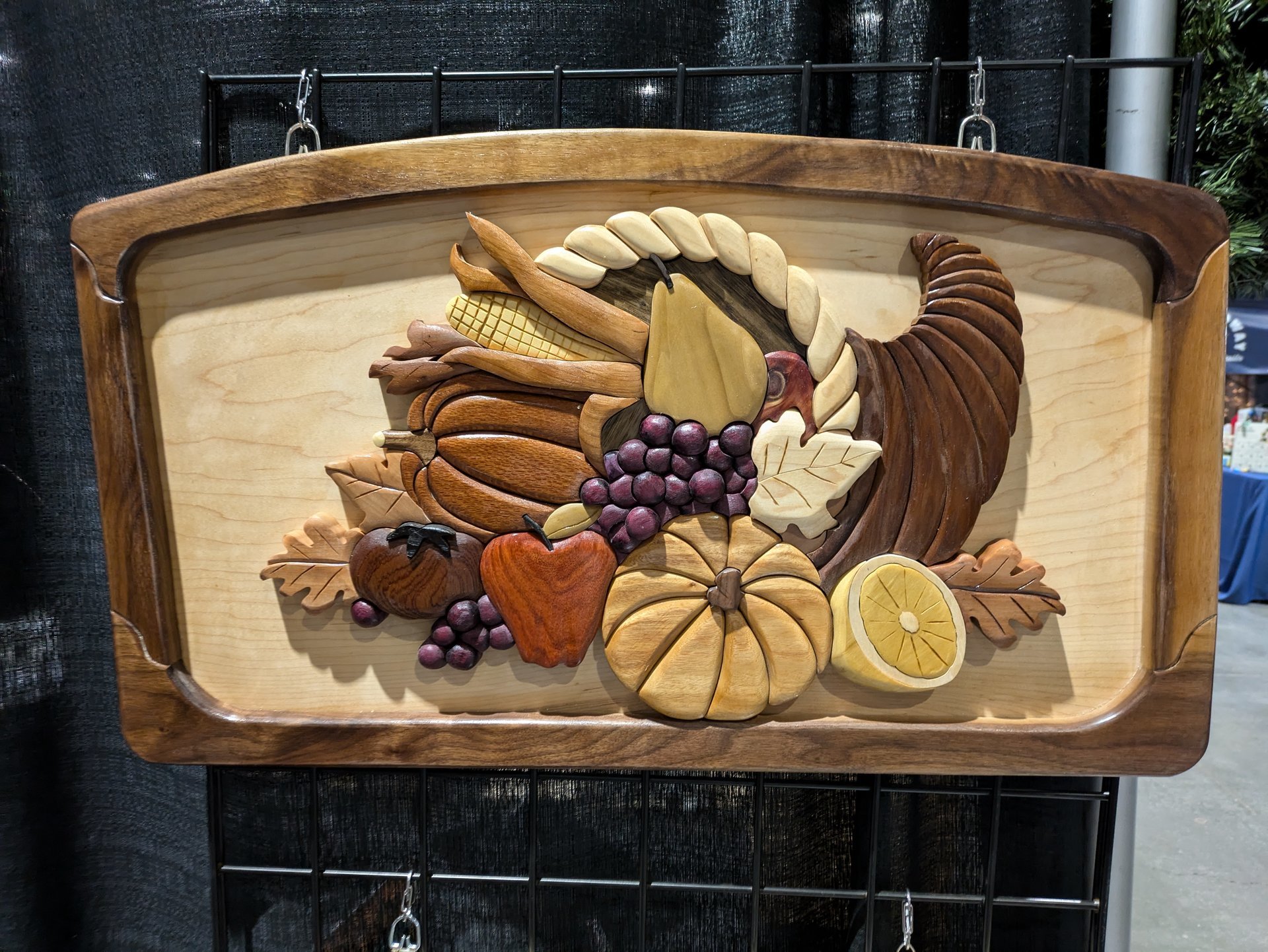Canted Cornucopia 